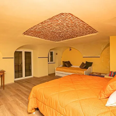 Homes In - Song Apartment